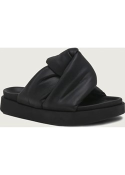 INUIKII Skórzane klapki Soft Crossed ze sklepu Gomez Fashion Store w kategorii Klapki damskie - zdjęcie 187559696