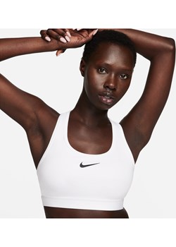 Damski stanik sportowy z wkładkami Nike Swoosh Medium Support - Biel ze sklepu Nike poland w kategorii Biustonosze - zdjęcie 187564728