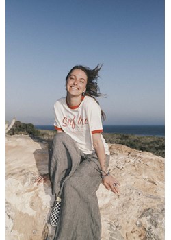 Retro Tee - Super Natural ze sklepu Surf Inc w kategorii Bluzki damskie - zdjęcie 187566487