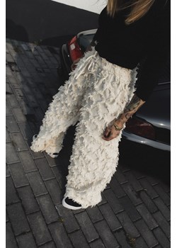 Ruffled Loose Pants - Super Natural ze sklepu Surf Inc w kategorii Spodnie damskie - zdjęcie 187567808