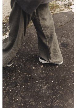 Textured Loose Pants - Khaki ze sklepu Surf Inc w kategorii Spodnie damskie - zdjęcie 187567848