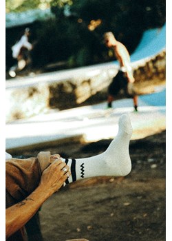 Wave Socks - Vintage White ze sklepu Surf Inc w kategorii Skarpetki damskie - zdjęcie 187569425