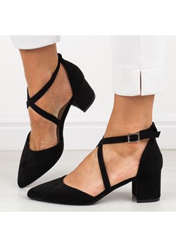 Czarne zamszowe sandały damskie na obcasie z zakrytymi palcami i pietą ze sklepu suzana.pl w kategorii Czółenka - zdjęcie 187574567