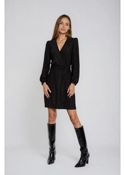 Sukienka z dekoltem czarna ze sklepu Moodo.pl w kategorii Sukienki - zdjęcie 187577488