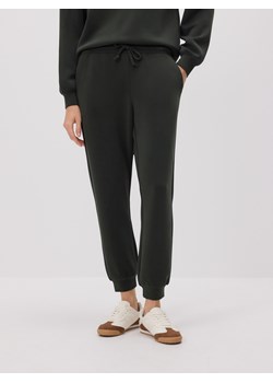 Reserved - Dresowe spodnie z modalem - ciemnozielony ze sklepu Reserved w kategorii Spodnie damskie - zdjęcie 187580116