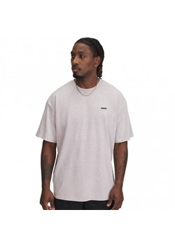 Męski t-shirt z nadrukiem Under Armour UA M Hw Os Logo Wash Ss -  beżowy ze sklepu Sportstylestory.com w kategorii T-shirty męskie - zdjęcie 187580276