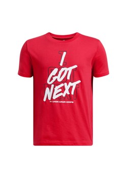 Chłopięcy t-shirt z nadrukiem Under Armour UAB Hoops Next SS - czerwony ze sklepu Sportstylestory.com w kategorii T-shirty chłopięce - zdjęcie 187580339