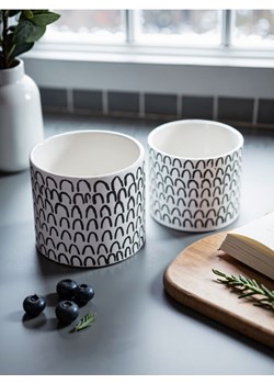 Sinsay - Gliniane doniczki w kratę 2 pack - czarny ze sklepu Sinsay w kategorii Doniczki i osłonki - zdjęcie 187581126