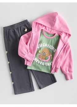 Reserved - Bawełniany t-shirt z nadrukiem Boffie & Poko - oliwkowy ze sklepu Reserved w kategorii Bluzki dziewczęce - zdjęcie 187589989