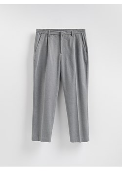 Reserved - Spodnie straight z kantem - szary ze sklepu Reserved w kategorii Spodnie męskie - zdjęcie 187590296