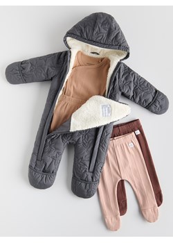 Reserved - Ocieplany kombinezon z kapturem - ciemnoszary ze sklepu Reserved w kategorii Kombinezony i kurtki - zdjęcie 187595766