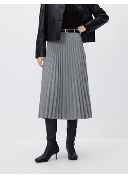 Reserved - Plisowana spódnica midi z paskiem - jasnoszary ze sklepu Reserved w kategorii Spódnice - zdjęcie 187596319