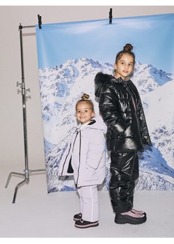 Reserved - Gumowane spodnie na szelkach - lawendowy ze sklepu Reserved w kategorii Spodnie dziewczęce - zdjęcie 187599898