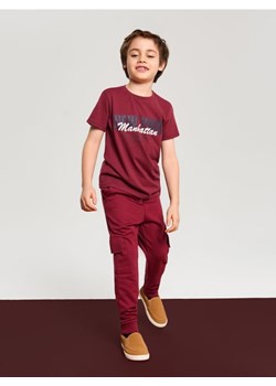 Sinsay - Bawełniana koszulka z napisem - bordowy ze sklepu Sinsay w kategorii T-shirty chłopięce - zdjęcie 187600839