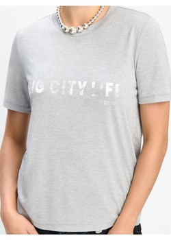 Sinsay - Koszulka z napisem i krótkim rękawem - srebrny ze sklepu Sinsay w kategorii Bluzki damskie - zdjęcie 187600877