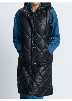 Sinsay - Długa pikowana kamizelka z kapturem - czarny ze sklepu Sinsay w kategorii Kamizelki damskie - zdjęcie 187600909