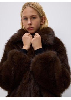 Reserved - Sztuczne futerko z kołnierzem - ciemnobrązowy ze sklepu Reserved w kategorii Futra damskie - zdjęcie 187603048