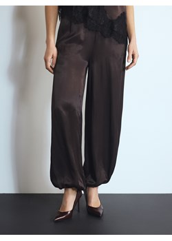 Reserved - Spodnie z wiskozy - ciemnobrązowy ze sklepu Reserved w kategorii Spodnie damskie - zdjęcie 187607749