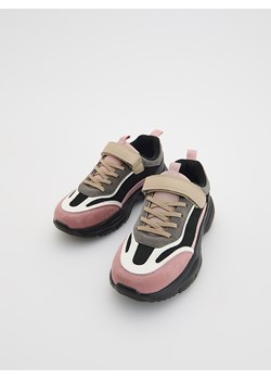 Reserved - Lekkie buty trekkingowe - czarny ze sklepu Reserved w kategorii Buty sportowe dziecięce - zdjęcie 187607767