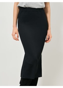 Sinsay - Prążkowana spódnica midi - czarny ze sklepu Sinsay w kategorii Spódnice - zdjęcie 187610199