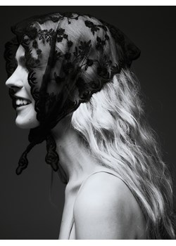 Reserved - Koronkowy szal - czarny ze sklepu Reserved w kategorii Szaliki i chusty damskie - zdjęcie 187614158