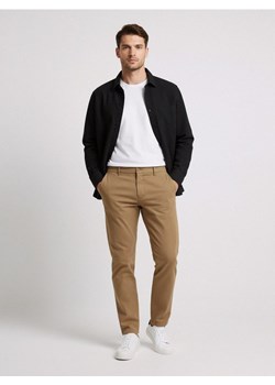 Sinsay - Spodnie chino slim - brązowy ze sklepu Sinsay w kategorii Spodnie męskie - zdjęcie 187615349