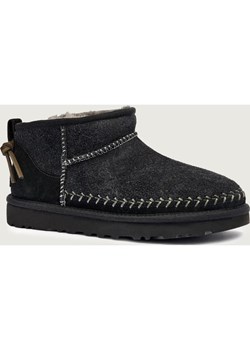 UGG Śniegowce W CLASSIC ULTRA MINI BIARRITZ | zamsz ze sklepu Gomez Fashion Store w kategorii Śniegowce damskie - zdjęcie 187615749