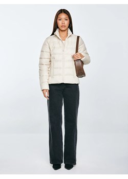 Kurtka damska pikowana ze stójką kremowa Delina 103 ze sklepu Big Star w kategorii Kurtki damskie - zdjęcie 187616509