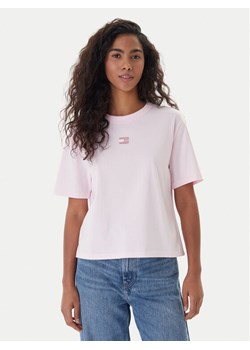 Tommy Jeans T-Shirt Badge DW0DW22202 Różowy Boxy Fit ze sklepu MODIVO w kategorii Bluzki damskie - zdjęcie 187622715