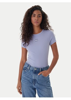 Tommy Jeans T-Shirt Badge DW0DW17881 Niebieski Slim Fit ze sklepu MODIVO w kategorii Bluzki damskie - zdjęcie 187622719