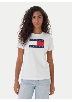 Tommy Jeans T-Shirt Flag DW0DW22562 Écru Regular Fit ze sklepu MODIVO w kategorii Bluzki damskie - zdjęcie 187623645