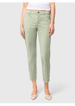 MAC Spodnie chino w kolorze zielonym ze sklepu Limango Polska w kategorii Spodnie damskie - zdjęcie 187629098