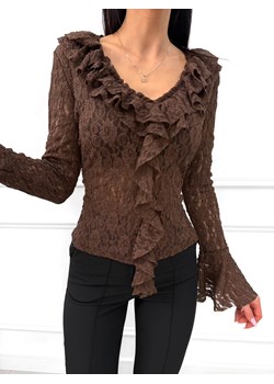 Czekoladowa Koronkowa Bluzka z Żabotem ze sklepu ModnaKiecka.pl w kategorii Bluzki damskie - zdjęcie 187630555