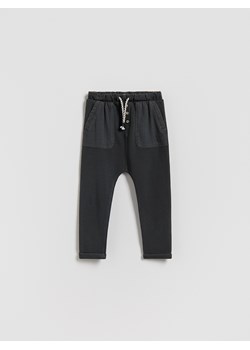 Reserved - Spodnie regular fit - ciemnoszary ze sklepu Reserved w kategorii Spodnie chłopięce - zdjęcie 187633888