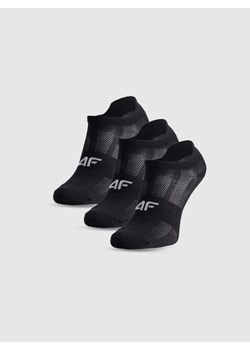 Chłopięce skarpetki treningowe (3-pack) 4F 4FJWMM00UFSOM261 - czarne ze sklepu Sportstylestory.com w kategorii Skarpetki dziecięce - zdjęcie 187642185