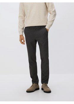 Reserved - Spodnie slim z wiskozą - ciemnobrązowy ze sklepu Reserved w kategorii Spodnie męskie - zdjęcie 187645306