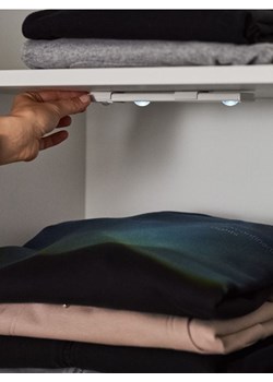 Sinsay - Lampka z czujnikiem ruchu - biały ze sklepu Sinsay w kategorii Oświetlenie led - zdjęcie 187646077