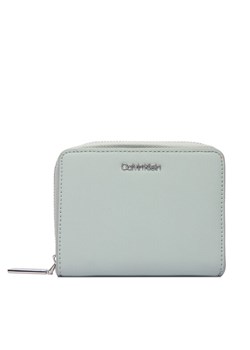 Calvin Klein Portfel Ck Must K60K611937 Szary ze sklepu MODIVO w kategorii Portfele damskie - zdjęcie 187646387