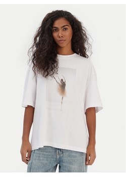 BOSS T-Shirt Eboys 50556978 Biały Regular Fit ze sklepu MODIVO w kategorii Bluzki damskie - zdjęcie 187646389