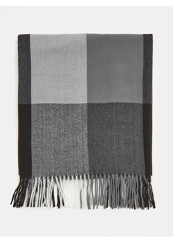 Sinsay - Szalik z frędzlami - wielobarwny ze sklepu Sinsay w kategorii Szaliki i chusty damskie - zdjęcie 187650405