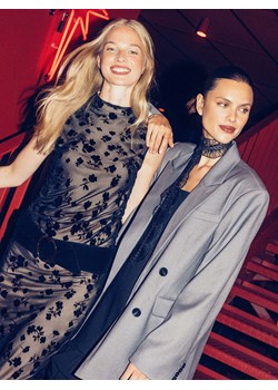 Reserved - Siateczkowy top z haftem - czarny ze sklepu Reserved w kategorii Bluzki damskie - zdjęcie 187660585