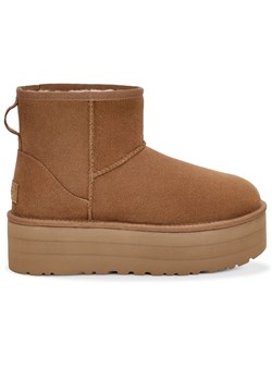 Buty damskie UGG Classic Mini Platform 1134991-CHE - brązowe ze sklepu streetstyle24.pl w kategorii Śniegowce damskie - zdjęcie 187663538