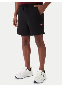 Tommy Jeans Szorty sportowe Badge DM0DM18479 Czarny Regular Fit ze sklepu MODIVO w kategorii Spodenki męskie - zdjęcie 187664976