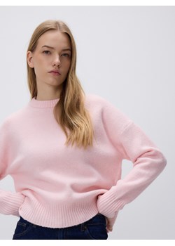 Reserved - Sweter z obniżoną linią ramion - pastelowy róż ze sklepu Reserved w kategorii Swetry damskie - zdjęcie 187666015