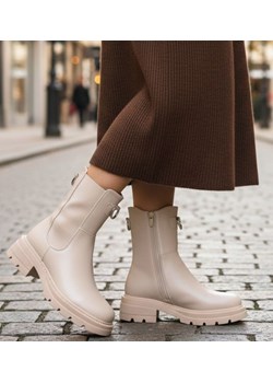 Beżowe wysokie botki damskie sztyblety /L3-3 H2 18566 W18-45/ ze sklepu Pantofelek24.pl w kategorii Botki - zdjęcie 187676288