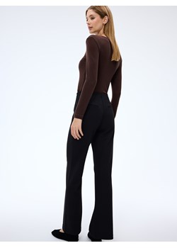 Mohito - Czarne spodnie z szeroką nogawką - czarny ze sklepu Mohito w kategorii Spodnie damskie - zdjęcie 187680389