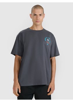 Męski t-shirt z nadrukiem oversize 4F 4FRSS25TTSHM2990 - szary ze sklepu Sportstylestory.com w kategorii T-shirty męskie - zdjęcie 187681789