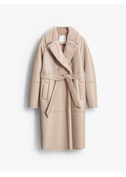 Mohito - Beżowy płaszcz z imitacji skóry - beżowy ze sklepu Mohito w kategorii Płaszcze damskie - zdjęcie 187683487