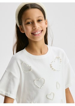 Reserved - T-shirt z perełkami - złamana biel ze sklepu Reserved w kategorii Bluzki dziewczęce - zdjęcie 187684557