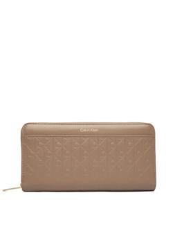 Portfel Calvin Klein Emblem Aop Embossed Long Wallet LV04F1097G Beżowy ze sklepu eobuwie.pl w kategorii Portfele damskie - zdjęcie 187687256